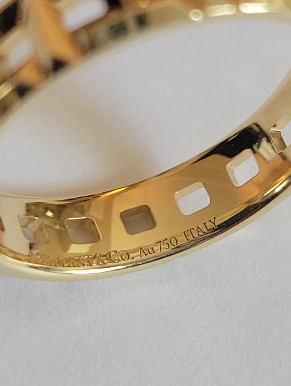 Genuine TIFFANY & Co. Solid 18k Gold T RING - Picture 10 of 13
